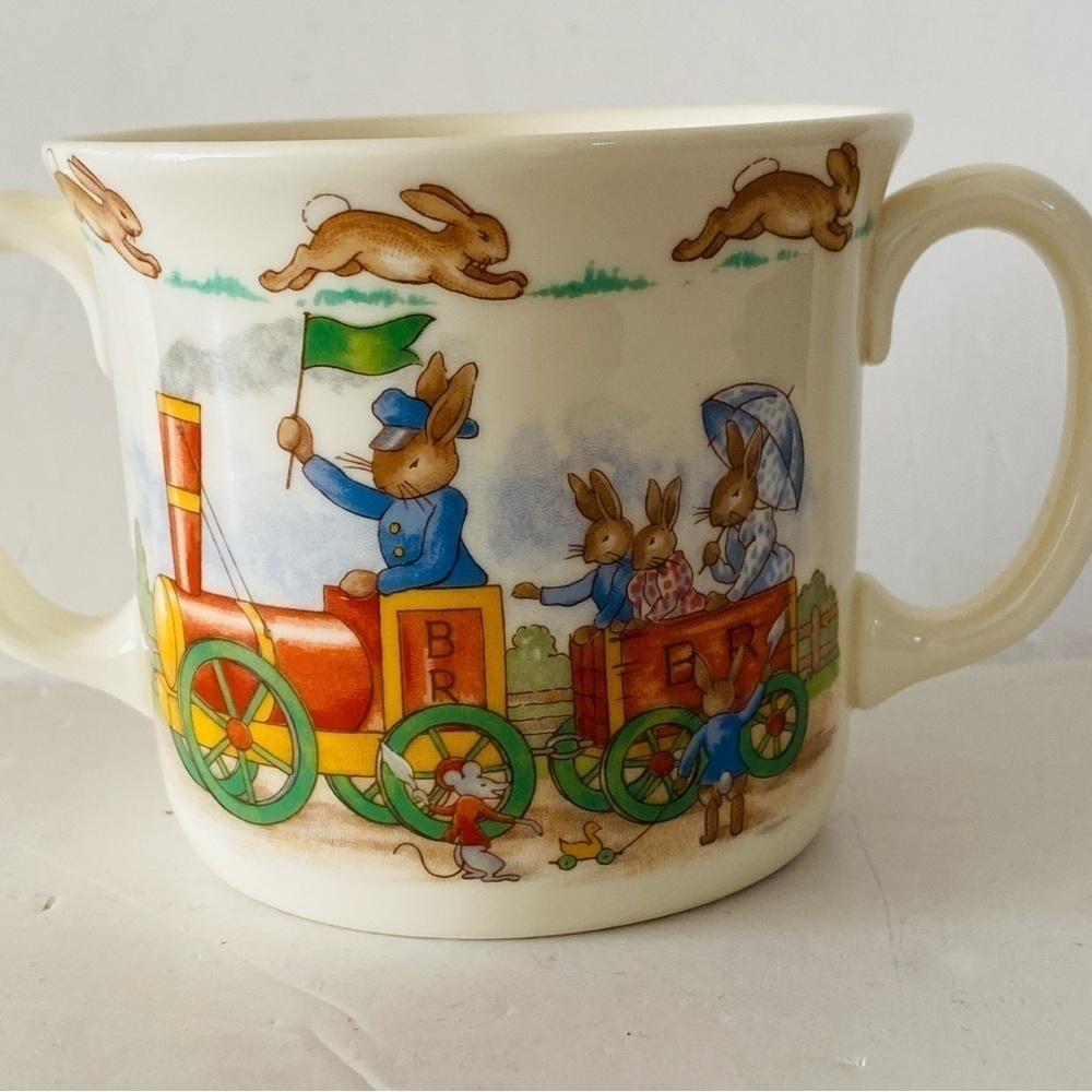 Bunnykins royal doulton 2 handled mug baby cup bunny to the town station - Picture 6 of 11